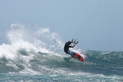 Figure de kite surf au large de Lancelin en Australie