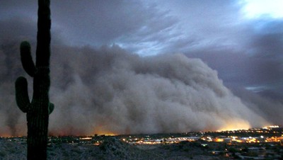 La ville de Phoenix envahie par une tempête de poussière