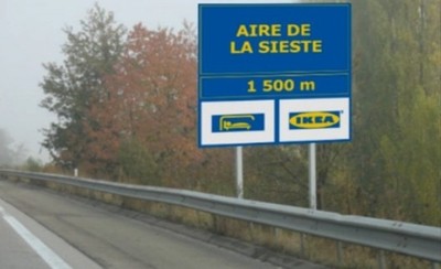 Ikea : faire la sieste sur l'autoroute