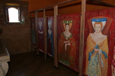 Toilettes du Castello di Amorosa Winery