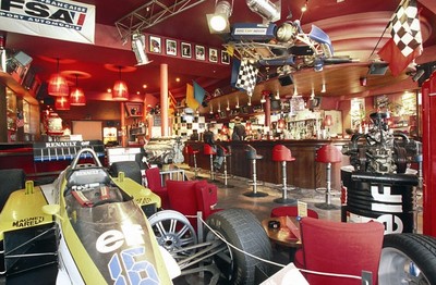 salle d'Auto Passion café