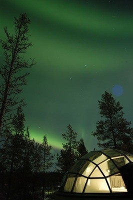 igloo de verre aurore boréale