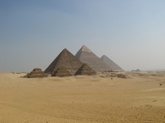 Pyramides